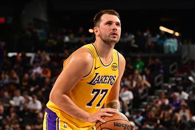 Timberwolves vs. Lakers starting lineup: Doncic vs. Edwards, Ayton PK Gobert