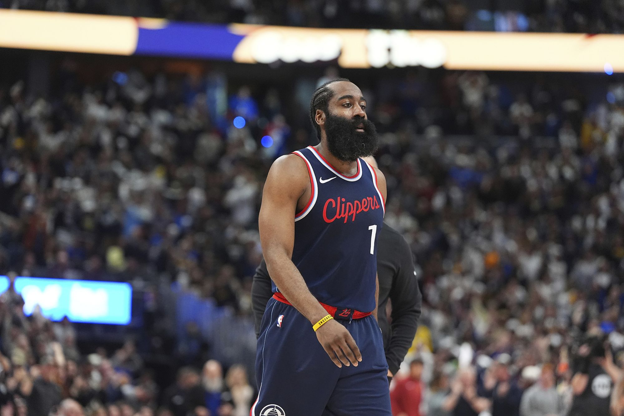 Surpass James! Harden has scored 12+ points in 2 minutes 18 times, ranking second in history