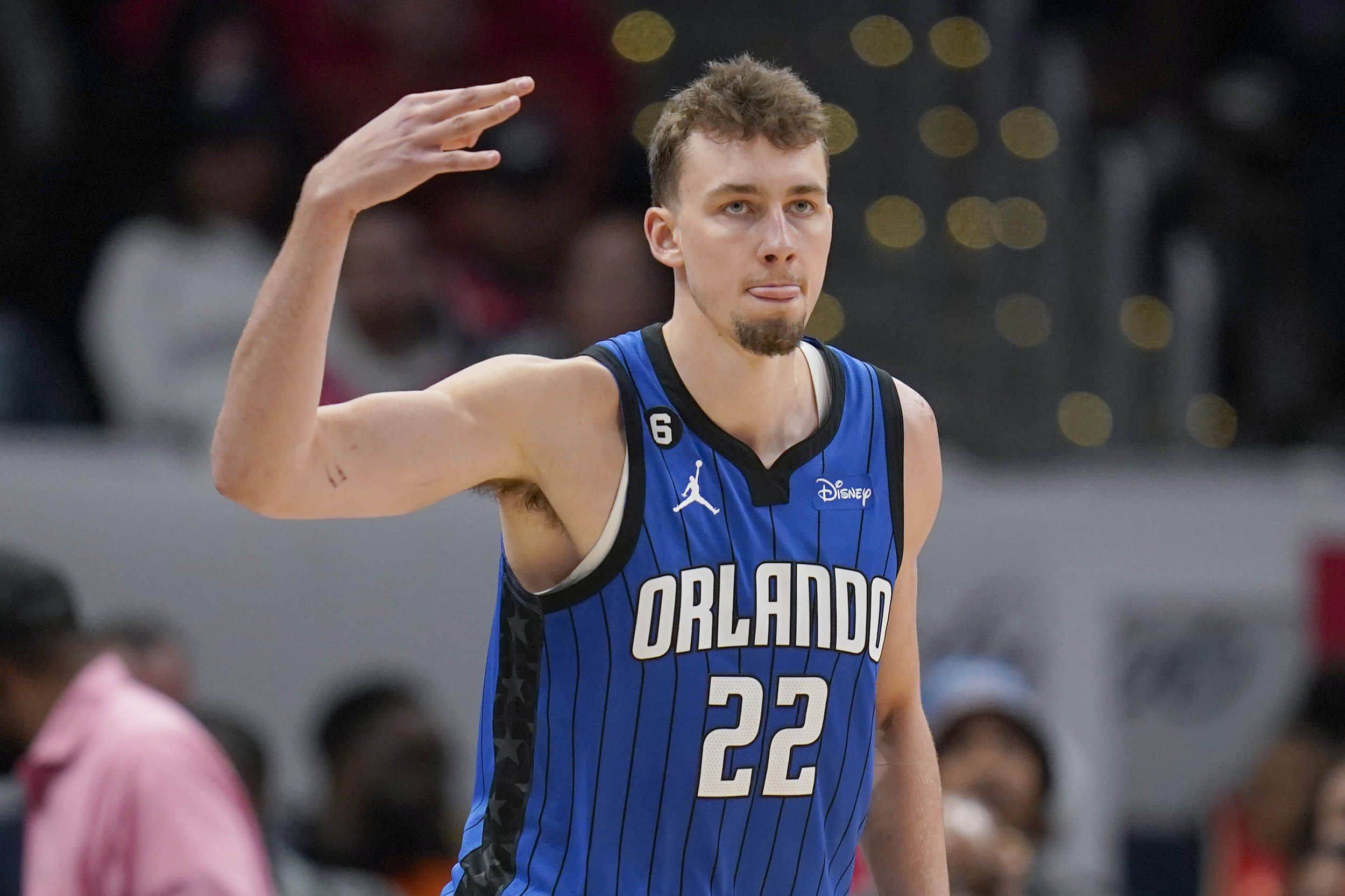 Wagner and Bane combined for 50 points to help the Magic beat the Knicks by 17 points.